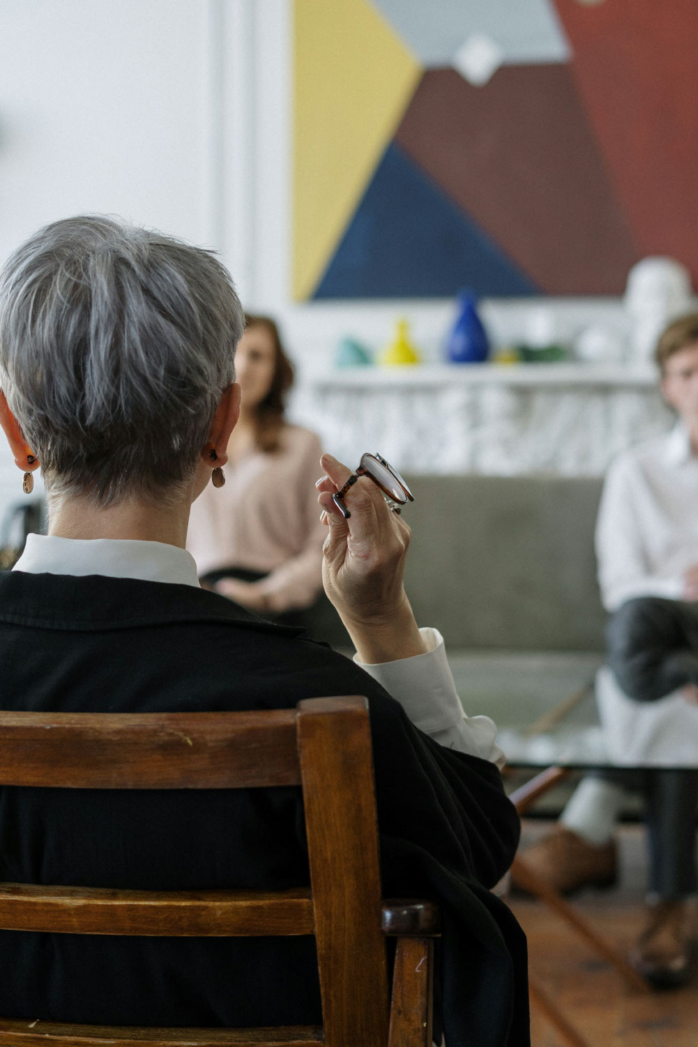New Jersey parent therapy at behaved brain parents in the middle of a group therapy session